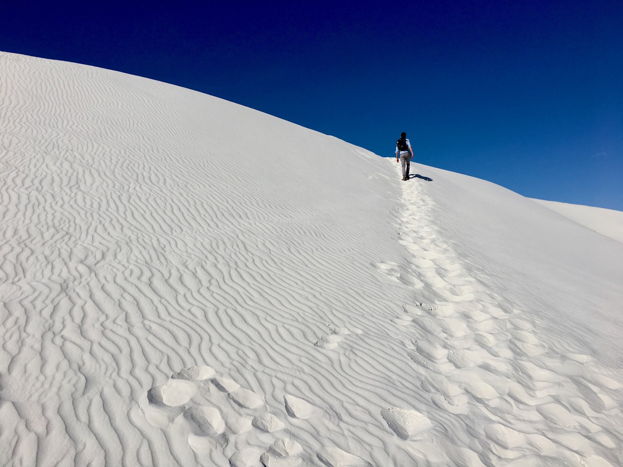 Hiking Alkali Flat Trail At White Sands National Park Just A Little Tour